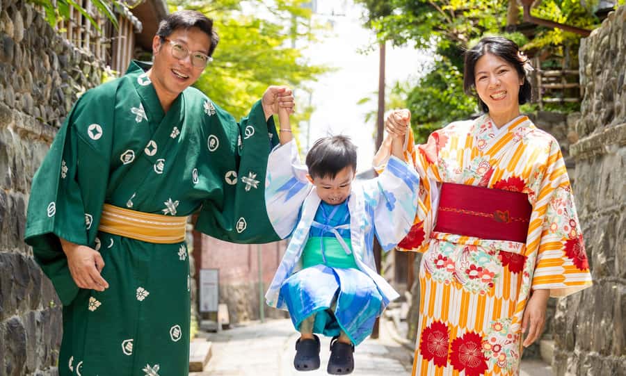 Kyoto: Traditional Kimono Rental - Who will enjoy this most?