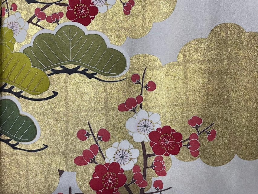 Kyoto: Traditional Yuzen Dyeing Experience - Choosing colors with Master Shin’Ichiro