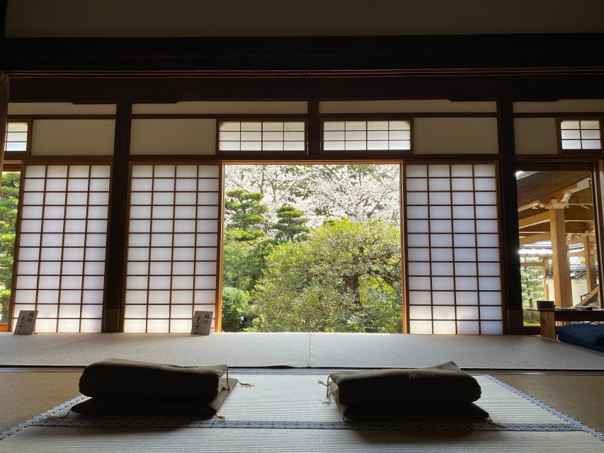 Kyoto: Zen Experience in a Hidden Temple - Entering Myoshin-ji and finding Jusho-in