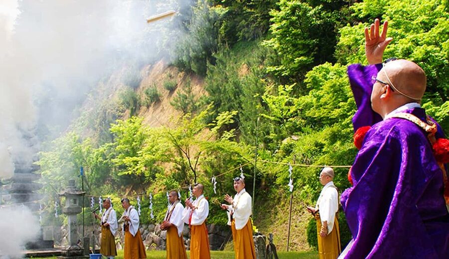 Kyushu Tour From Fukuoka: Itoshima Nature & Coastal Scenery - Sennyoji Temple’s Thousand-Armed Kannon
