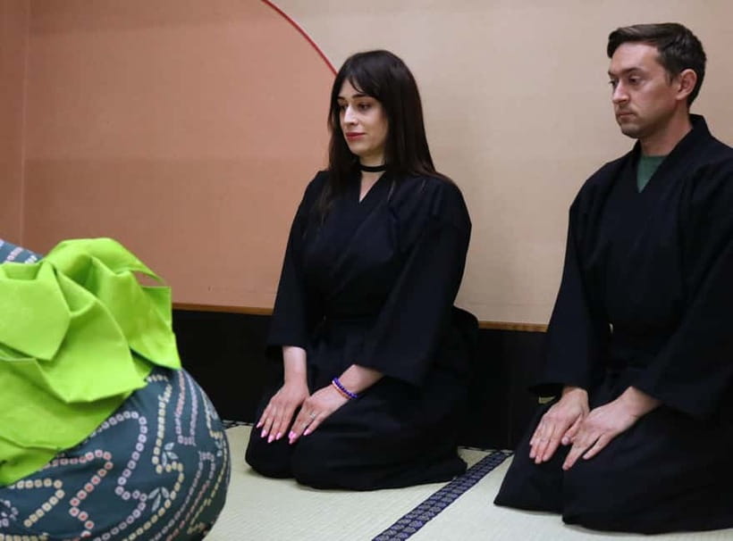 Learn Zen in a class of making Matcha tea near Osaka Castle - A one-hour introduction to chanoyu near Osaka Castle