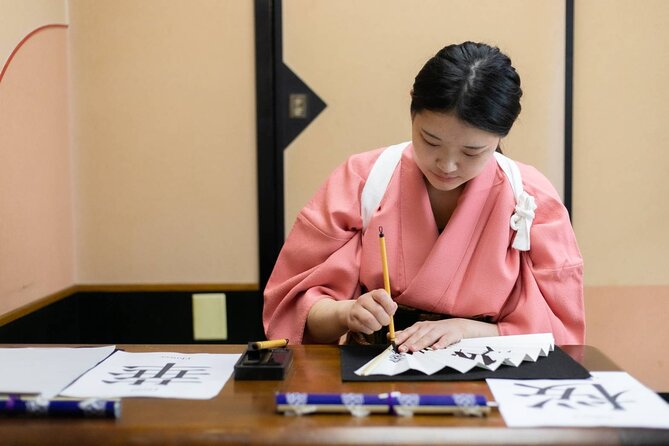 Learning Zen of Japanese Calligraphy in kimono near Osaka Castle - Who will enjoy this most