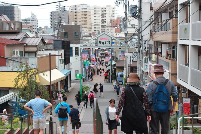 Let's experience calligraphy in YANAKA, Taito-ku, TOKYO !! - Yanaka Ginza and the old townhouse setting
