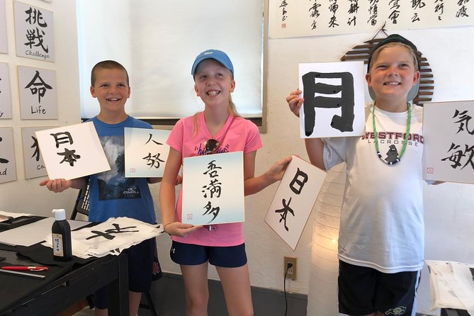 Let's experience calligraphy in YANAKA, Taito-ku, TOKYO !! - How private participation changes the class