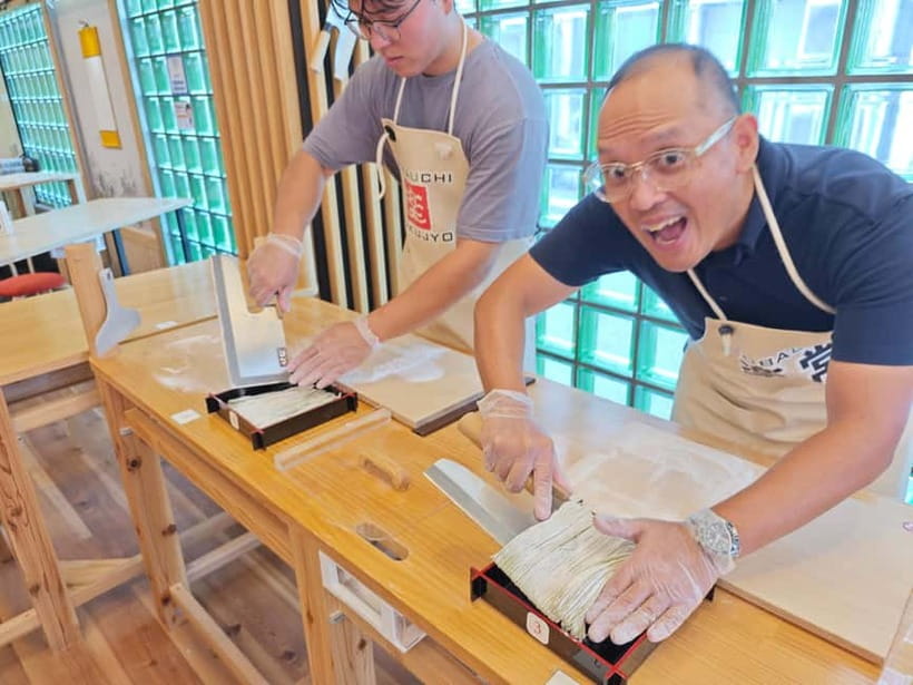 Made from flour in 30min! Ramen-noodle Making Experience! - Your noodles become the meal
