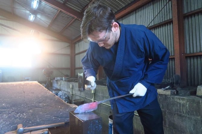 Make your own kitchen knife with a master blacksmith in Shimanto - What makes this Shimanto workshop worth your day