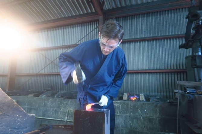 Make your own kitchen knife with a master blacksmith in Shimanto - Who will enjoy this most