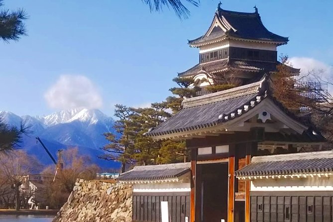 Matsumoto Discovery - Half Day Walking Tour - Nawate Street and the frog-themed shopping stop