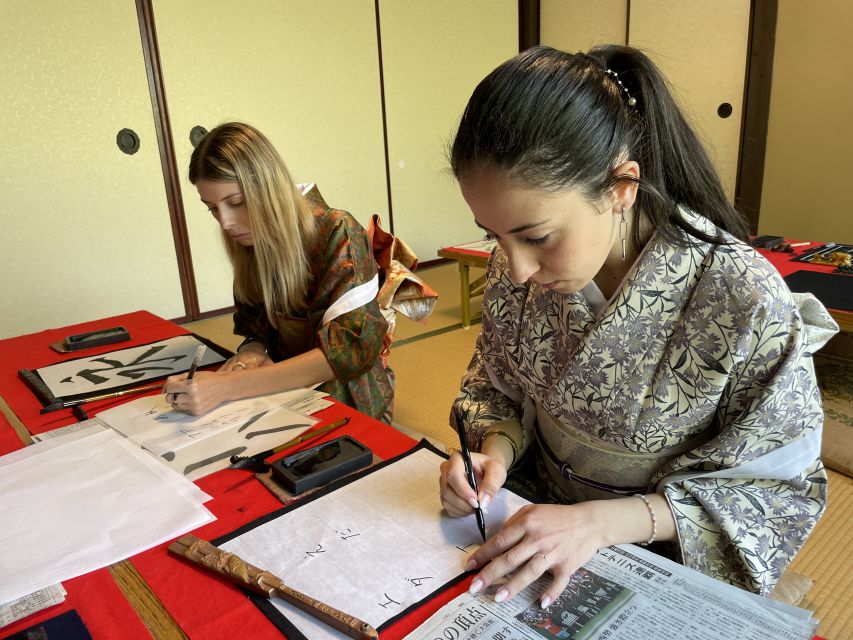 Miyajima: Cultural Experience in Zen Temple - Choosing and wearing a kimono