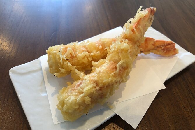 Mondo's most popular plan! Experience making soba noodles and the king of Japanese cuisine, tempura, in Sapporo! - Stretching and cutting the noodles