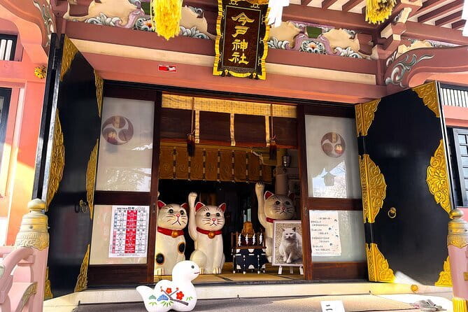 Mount Fuji Full Day Sightseeing Tour from Tokyo - Oshino Hakkai brings water, food, and village atmosphere