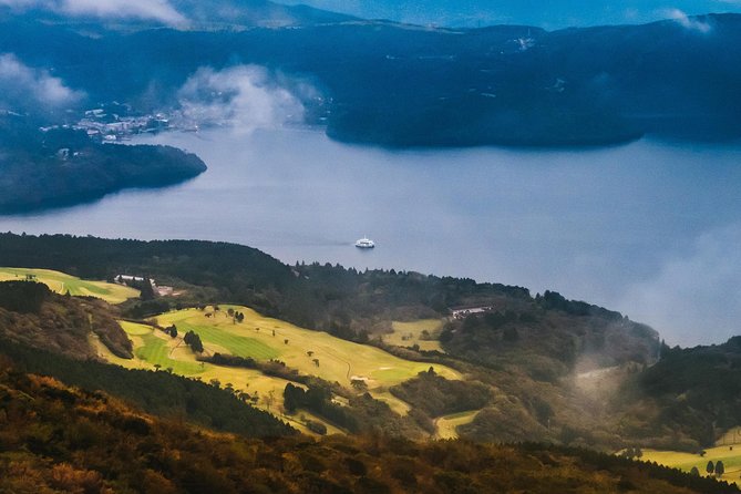 Mt Fuji & Hakone Cruise, Drum Show Bullet Train 1 Day from Tokyo - Guides, group size, and the pace of the day