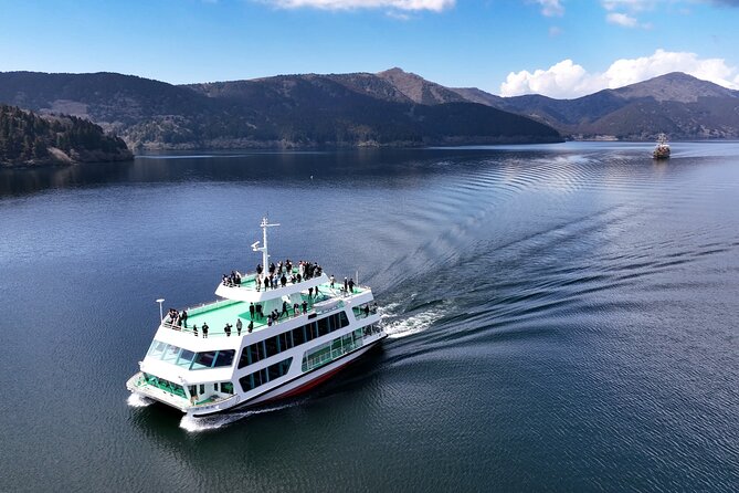 Mt Fuji & Hakone Cruise, Drum Show Bus 1 Day from Tokyo Sta. Area - The bus ride, guides, and pace