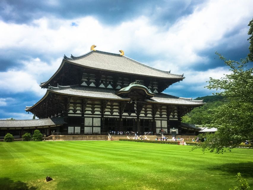 Nara: Private Tour with Private Guide - Kasuga Taisha and the lantern-lined approach