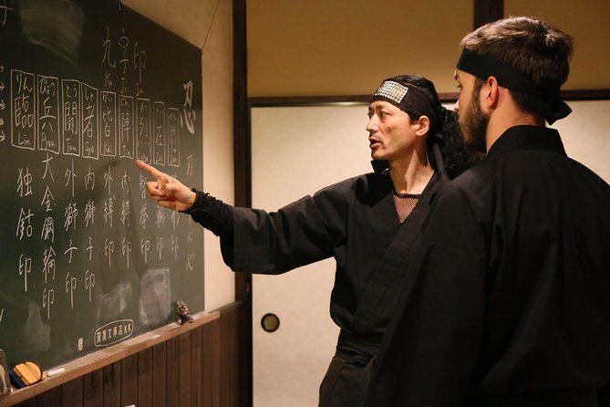 Ninja 1-hour Hands-on Lesson by Japanese master in Kyoto -Entry - Kunai, shuriken, and target practice