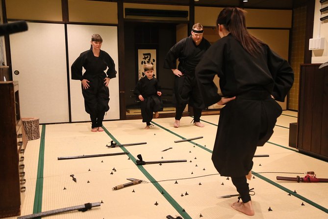 Ninja 1-hour Hands-on Lesson by Japanese master in Kyoto -Entry - Blowgun practice and the final change of pace