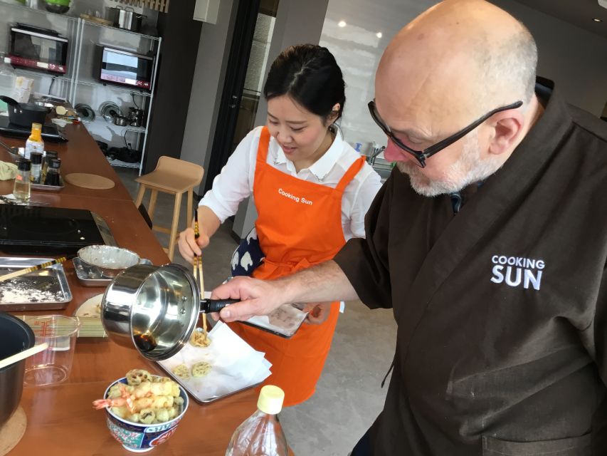 Nishiki Market Food Tour with Cooking Class - Small details that can improve your day
