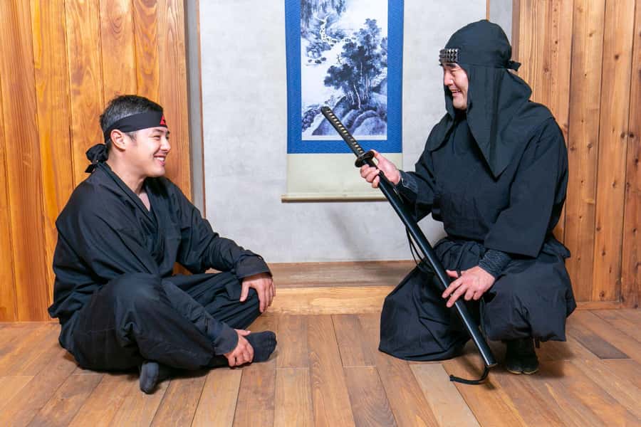 Odawara: Guided Ninja & Samurai Tour of Odawara Castle - The castle itself adds needed context