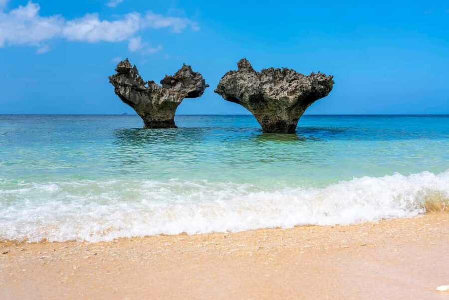 Okinawa Full Tour: Castle, Manza, Kouri, Aquarium & American - Starting at Shurijo Castle