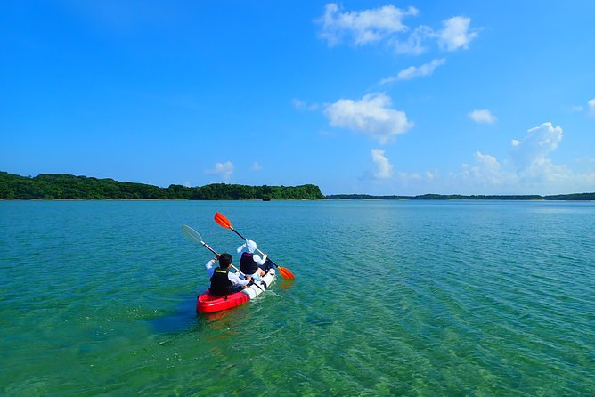 Okinawa Ishigaki Kabira Bay SUP or Canoe and Blue Cave Snorkeling - Guides, language, and group feel