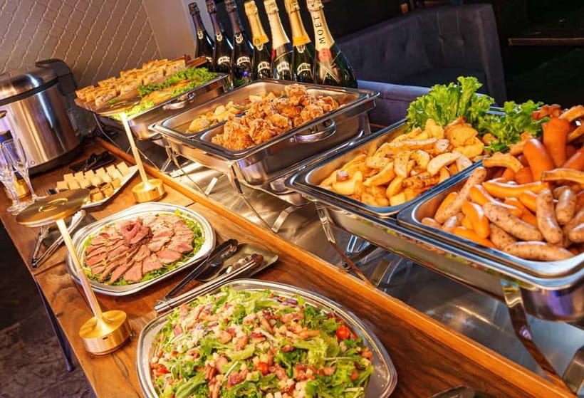 Okinawa:Sky BAR TOPTREE Nightclub Entry Ticket+Drink & VIP - A food hall above Kokusai Street
