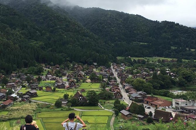 [One-day bus tour departing from Kanazawa Station] Shirakawa-go and Gokayama - Two World Heritage Villages Enjoyable Bus Tour - What makes this Kanazawa day trip useful