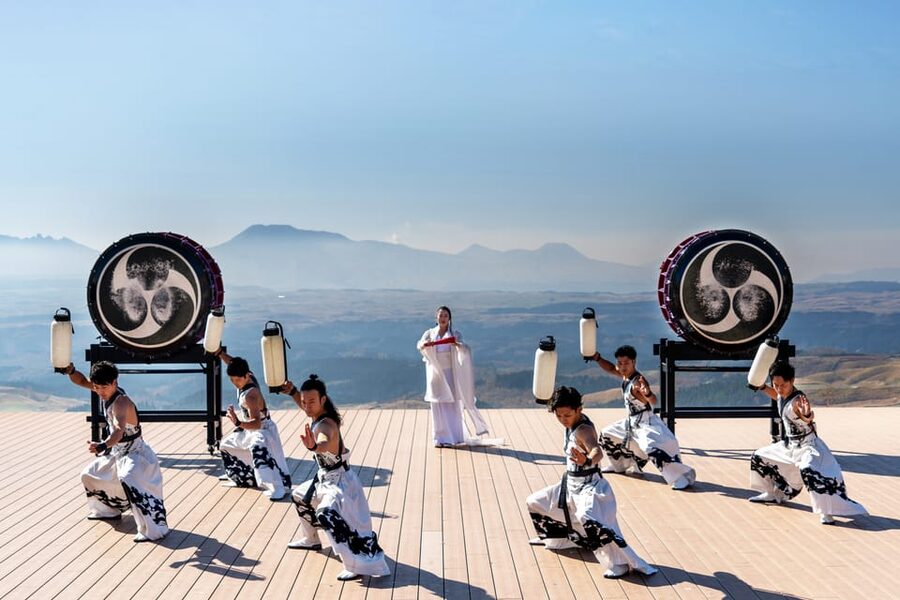 Open-air theater "Tao- no-Oka" Drum TAO Live performance - Who will enjoy this experience most