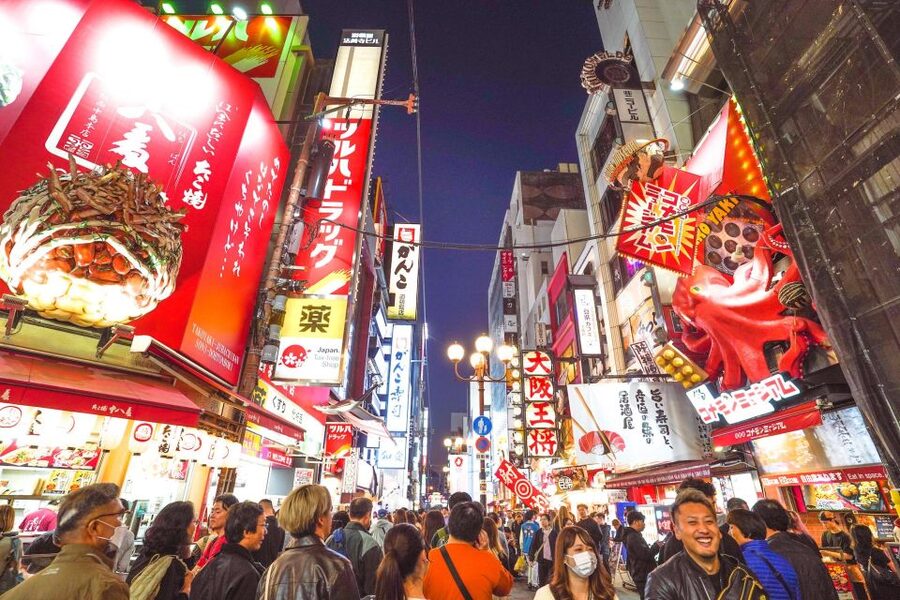 Osaka: Bar-Hopping Night Tour in Namba - The second bar introduces less familiar Japanese food