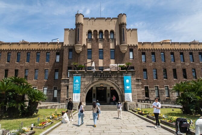 Osaka Castle & Samurai History Walking Tour - The guides make the history easier to follow
