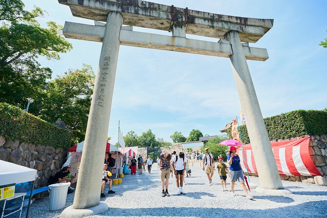 Osaka Castle Walking Tour and Castle Tower Admission - The guide makes the biggest difference