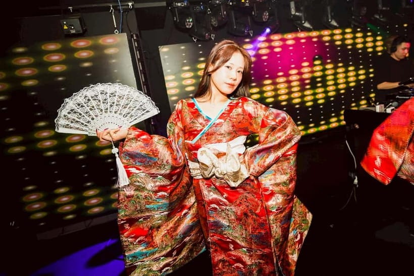 Osaka Dotonbori:GIRAFFE Nightclub Ticket with Drink/VIP Plan - Getting in with the right documents