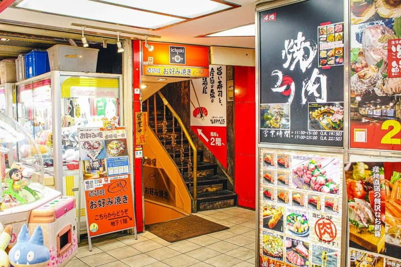 Osaka Dotonbori: Hand Roll Sushi Experience - Making your own hand-rolled sushi