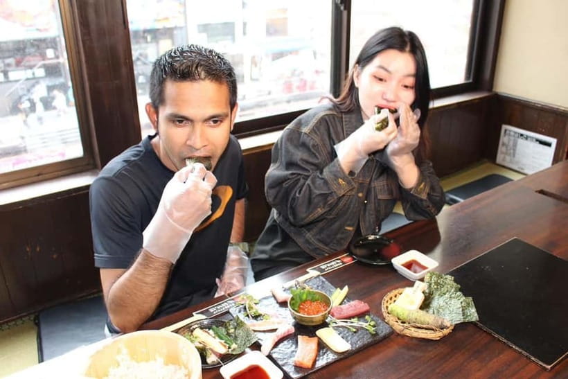 Osaka Dotonbori: Hand Roll Sushi Experience - Who will enjoy this class most