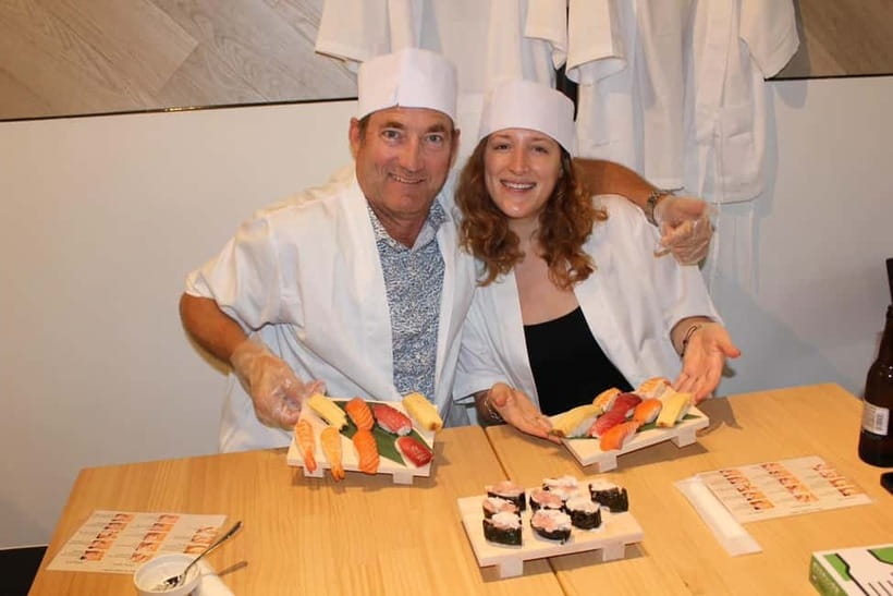 Osaka Dotonbori: Sushi Making Experience - Step four: shaping the final sushi