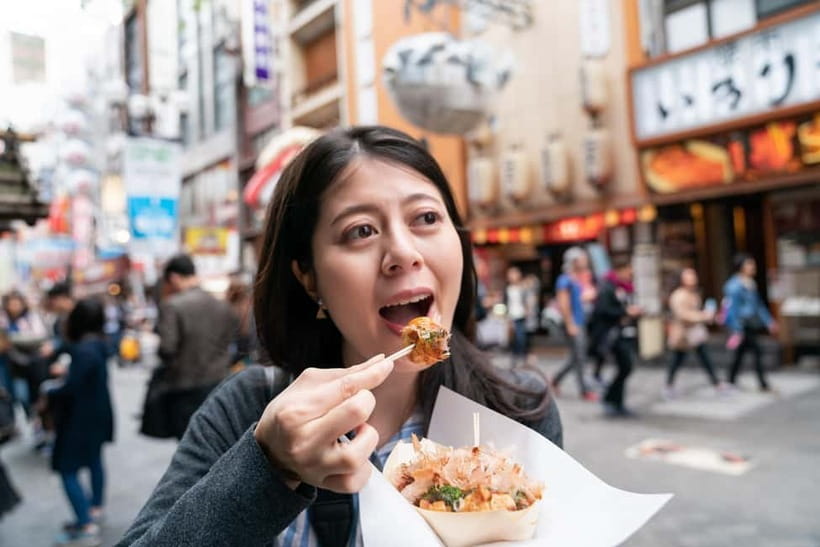 Osaka: Food Tour Kuromon Market & Dotonbori with Guide - Okonomiyaki and kushikatsu at Kushikatsu Yokozuna