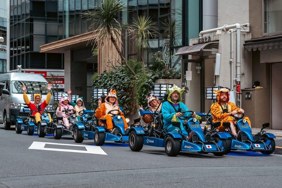 Osaka: Go Kart Tour on Osaka Streets with Guide - What the guide does, and what the guide does not do