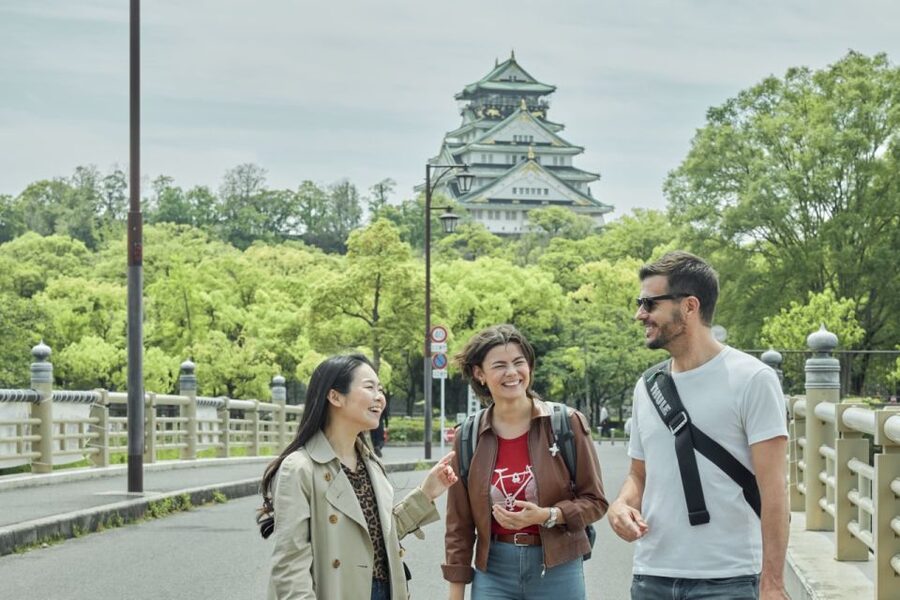 Osaka: Highlights & Hidden Gems Private Walking Tour - Kuromon Market and the pleasure of choosing your lunch