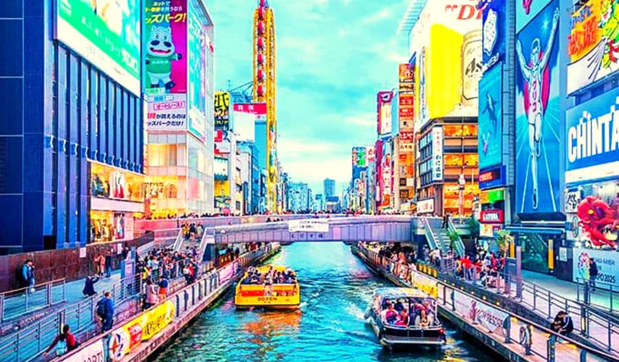 Osaka: Hotspots & Hidden Gems Walking Tour Private or Group - Kuromon Market and the small taste of Osaka