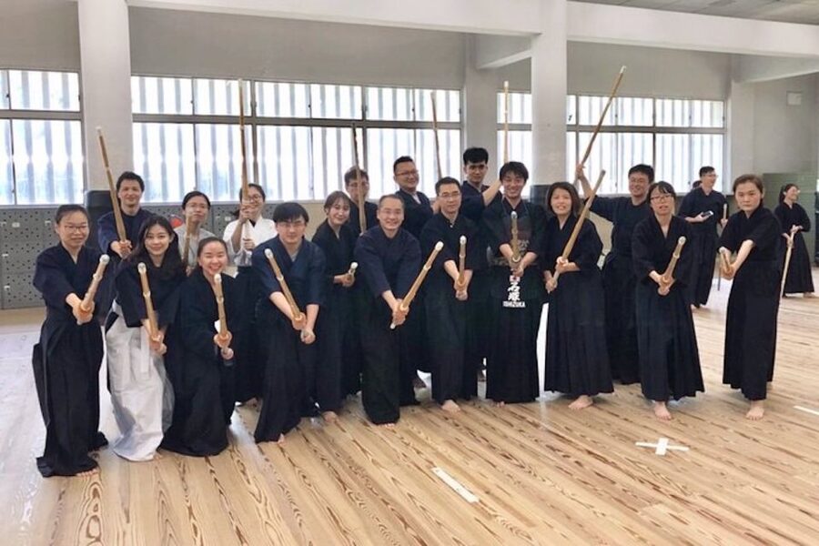 Osaka: Kendo Workshop Experience - From samurai image to real kendo practice