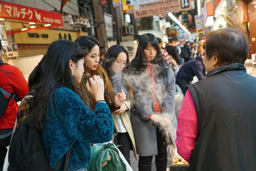 Osaka: Kuromon Market Food Walking Tour (6 stops, 6 tastes) - Why Kuromon Market makes a good first Osaka stop