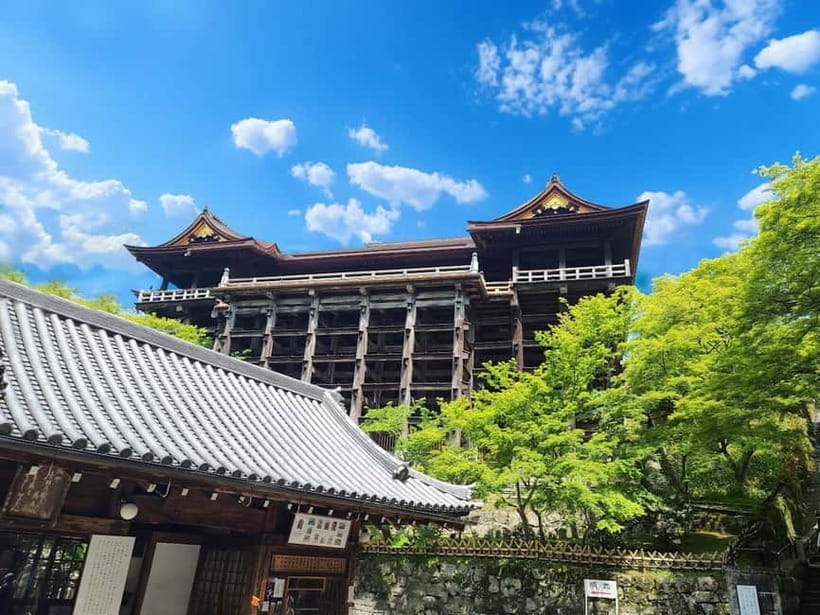 Osaka: Kyoto & Uji Historical Sites and Scenic Delights Tour - Ninenzaka, where Kyoto gets busy