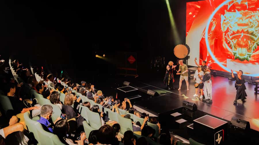 OSAKA NIGHT FUSION Japanese Taiko Kabuki Samurai Dance Show - How the audience participation works