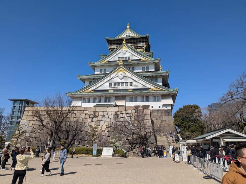 Osaka: Osaka Castle Guided Tour with Local Guide - Why a guide changes Osaka Castle