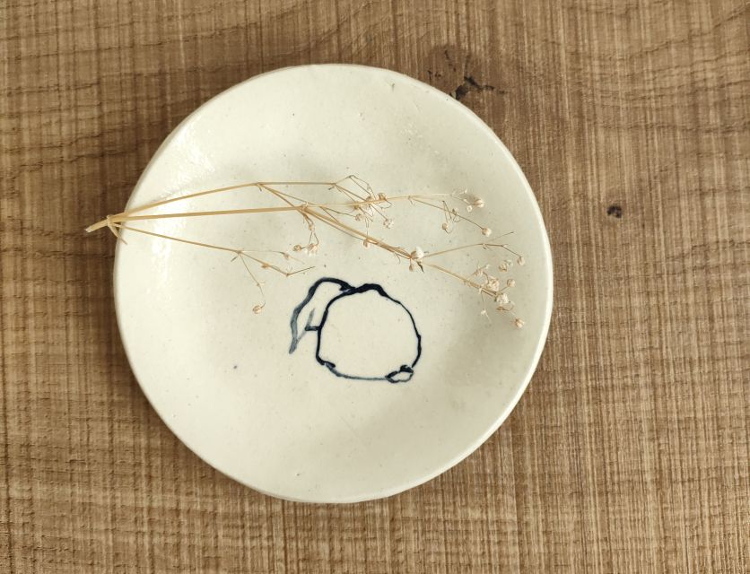 Osaka: Private Ceramic Painting Workshop - Choosing your dish and design