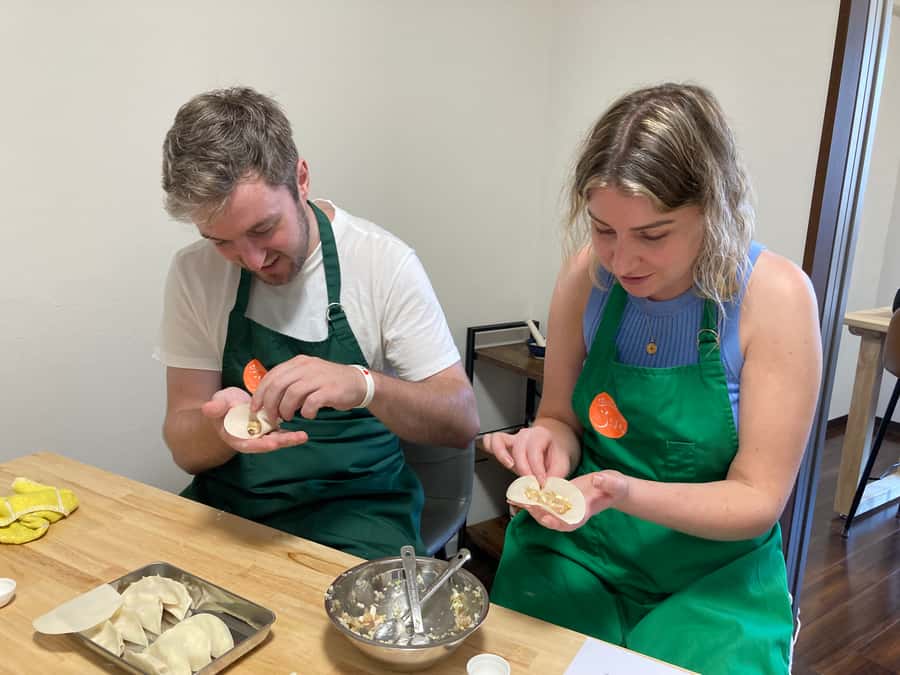 Osaka: Ramen and Gyoza Cooking Class in Dotonbori - Meeting Cooking Sun in Dotonbori