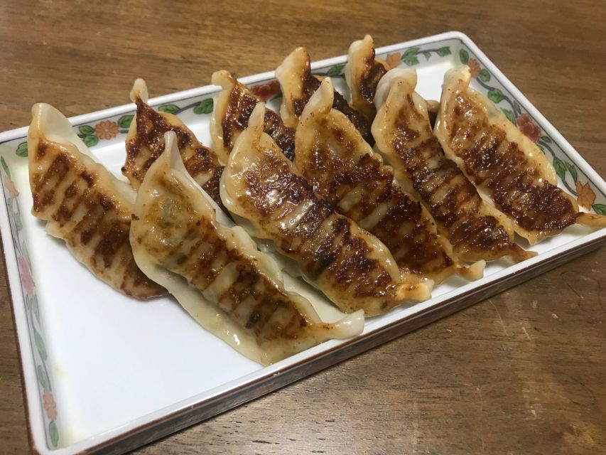 Osaka: Ramen and Gyoza Cooking Class in Dotonbori - The Teaching Style and Group Size