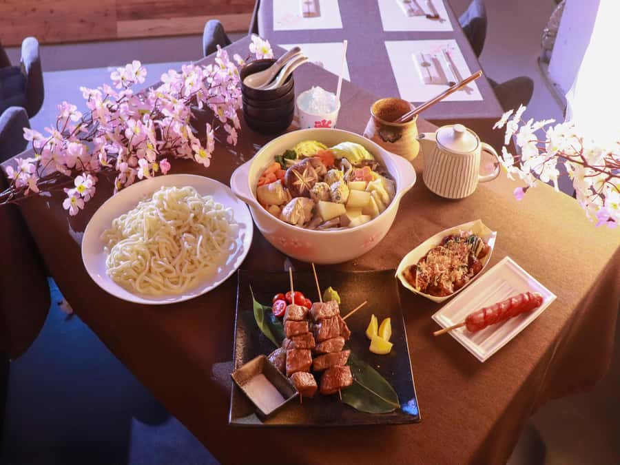 Osaka: Sumo Show & Experience w/ Optional Kimono & Hot Pot - Wearing a kimono haori before or after the show