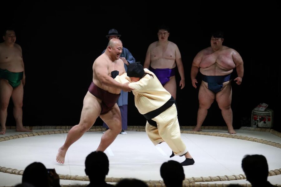 Osaka: Sumo Stage Show with Bento or Snack + Fight & Photo - The separate Sumo Workshop option