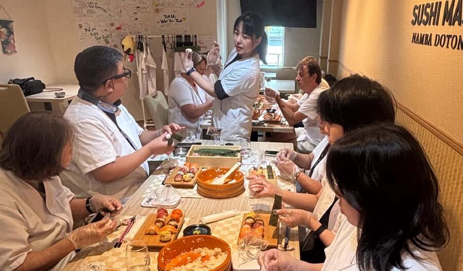 Osaka: Sushi Making in Spacious Studio (SAME-DAY OK!) - Eight or 10 pieces, with a meal at the end