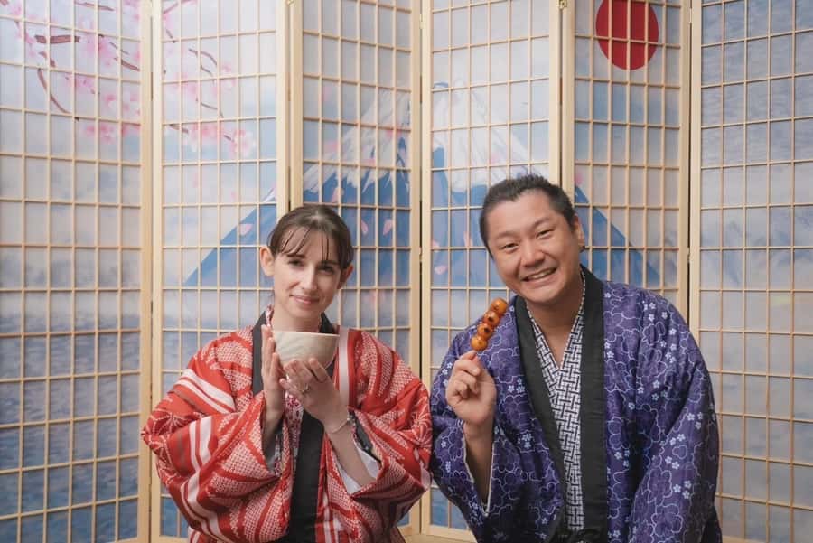 Osaka Temple Cool Foot Bath & Matcha Experience〈45min〉 - Worship, incense, and the first lesson in temple etiquette